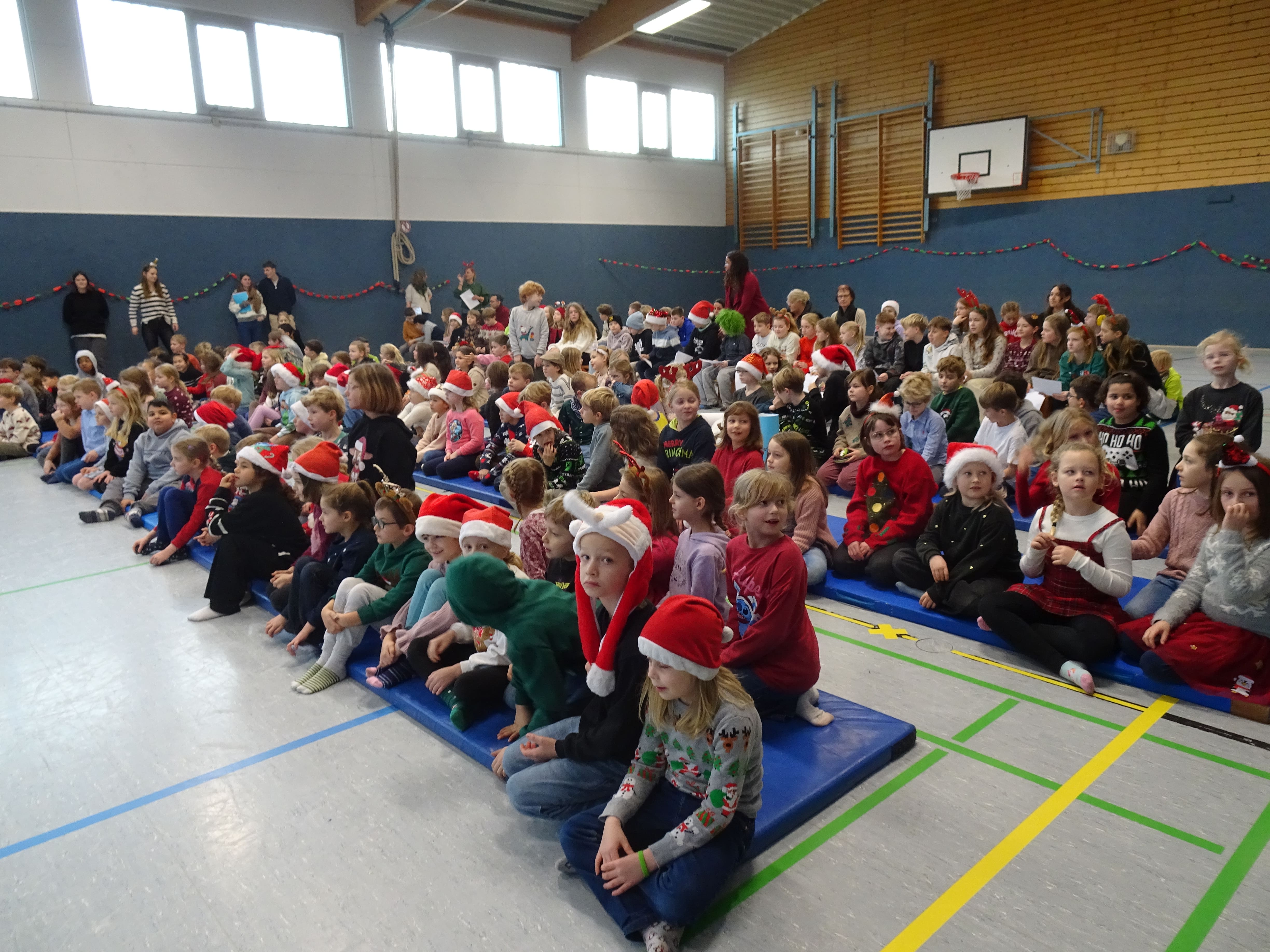 Schulweihnachtsfeier am 18.12.25